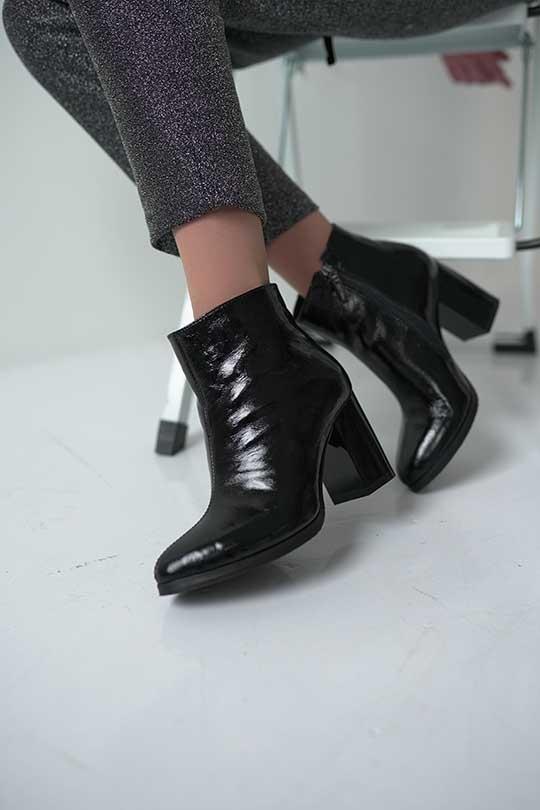 Ботильоны женские на байке чёрная натуральная кожа  лак каблук 8 см - Обувная фабрика «IGORETII»