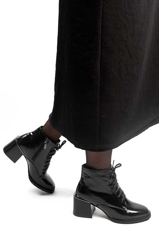 Ботильоны женские на байке чёрная натуральная кожа лак - Обувная фабрика «IGORETII»