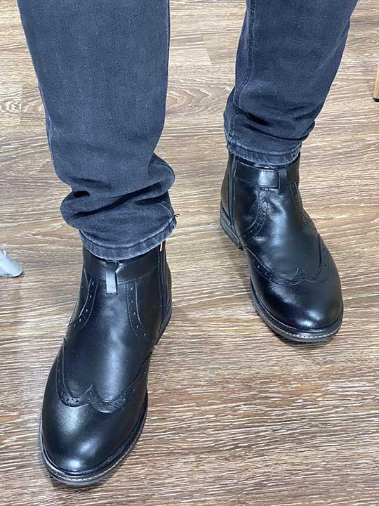 Ботинки чёрные с перфорацией и ремешком - Обувная фабрика «IGORETII»