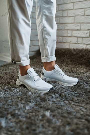 Кроссовки белые с чёрными вставками натуральная кожа - Обувная фабрика «IGORETII»