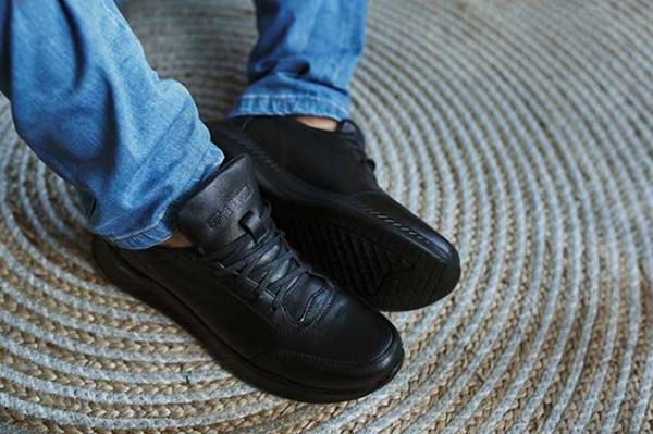 Кроссовки чёрные с декоративной строчкой - Обувная фабрика «IGORETII»