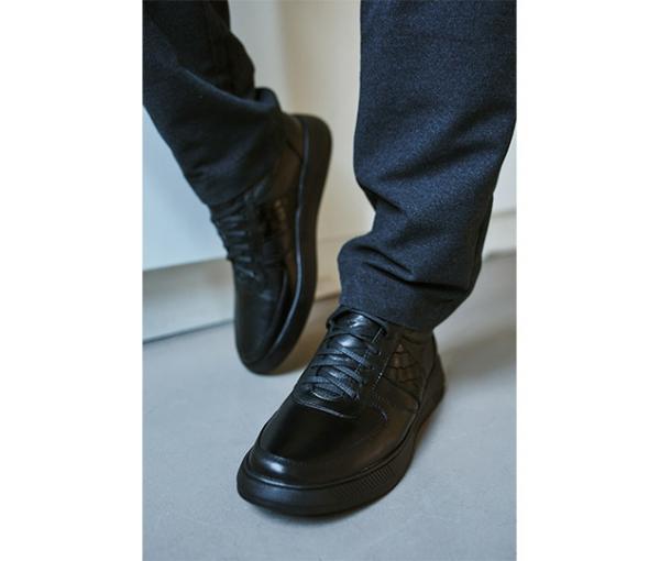 Кроссовки чёрные вставка крокодил натуральная кожа - Обувная фабрика «IGORETII»