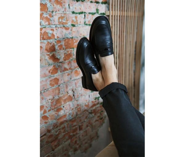 Лоферы чёрные вставка лак декоративная строчка - Обувная фабрика «IGORETII»