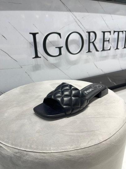 Шлепанцы женские цвет черный открытые - Обувная фабрика «IGORETII»
