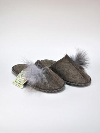 Тапочки из войлока женские со швом и бубоном - Обувная фабрика «ОвчинаТорг»