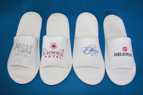 Тапочки махровые с логотипом - Обувная фабрика «Лилия»