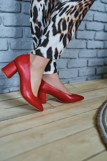 Туфли красные на каблуке 6 см натуральная кожа - Обувная фабрика «IGORETII»