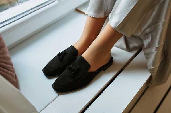 Туфли мюли чёрный замш натуральная кожа с кисточками - Обувная фабрика «IGORETII»