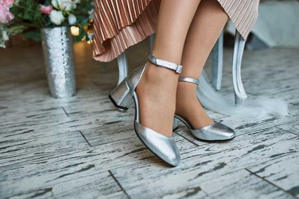 Туфли серебро на каблуке с круглым носом - Обувная фабрика «IGORETII»