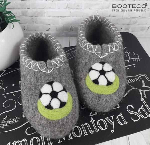 Валяные тапочки Футбольный мяч - Обувная фабрика «Booteco»