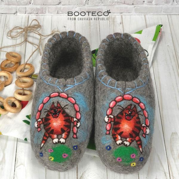 Валяные тапочки Счастье в колбасе - Обувная фабрика «Booteco»